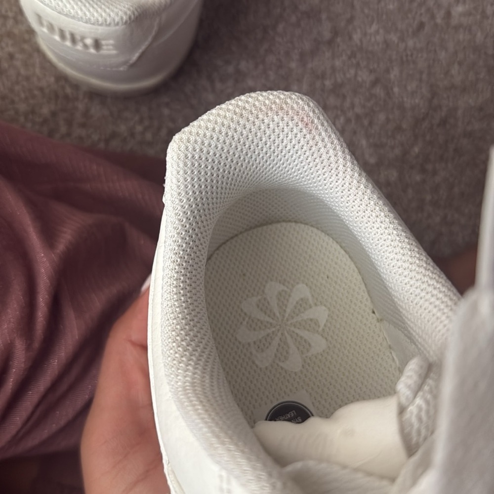 NWT Nike Women's White Sneakers - Picture 7 of 7